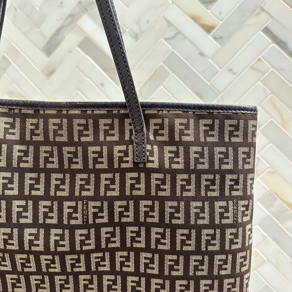 Fendi authentic designer tote - Picture 2 of 9